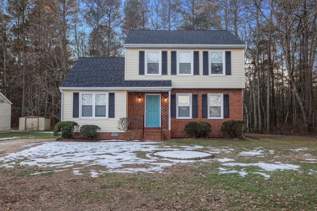 Holiday home Pool Table Paradise! 3 Bedroom Getaway In Rva! *