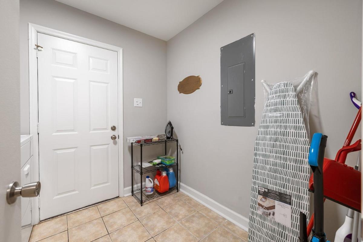 Pool Table Paradise! 3 Bedroom Getaway In Rva! * Richmond